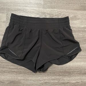 Lululemon Hotty hot high rise shorts